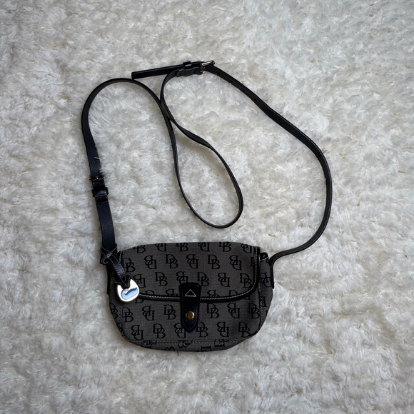 Vintage 90s Dooney & Bourke Black Signature Canvas Crossbody Bag - Picture 2 of 8